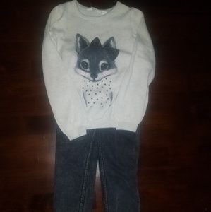 H&M Gray sweater w/ black distressed jeggings
